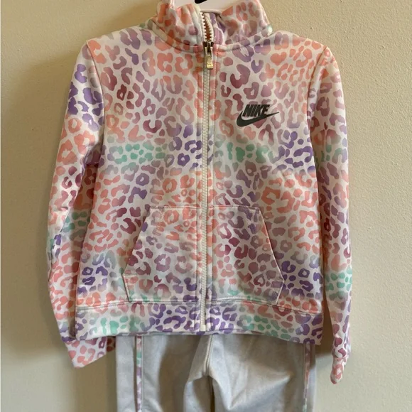Nike Kids Multicolor Leopard Print Matching Set - Picture 2 of 4